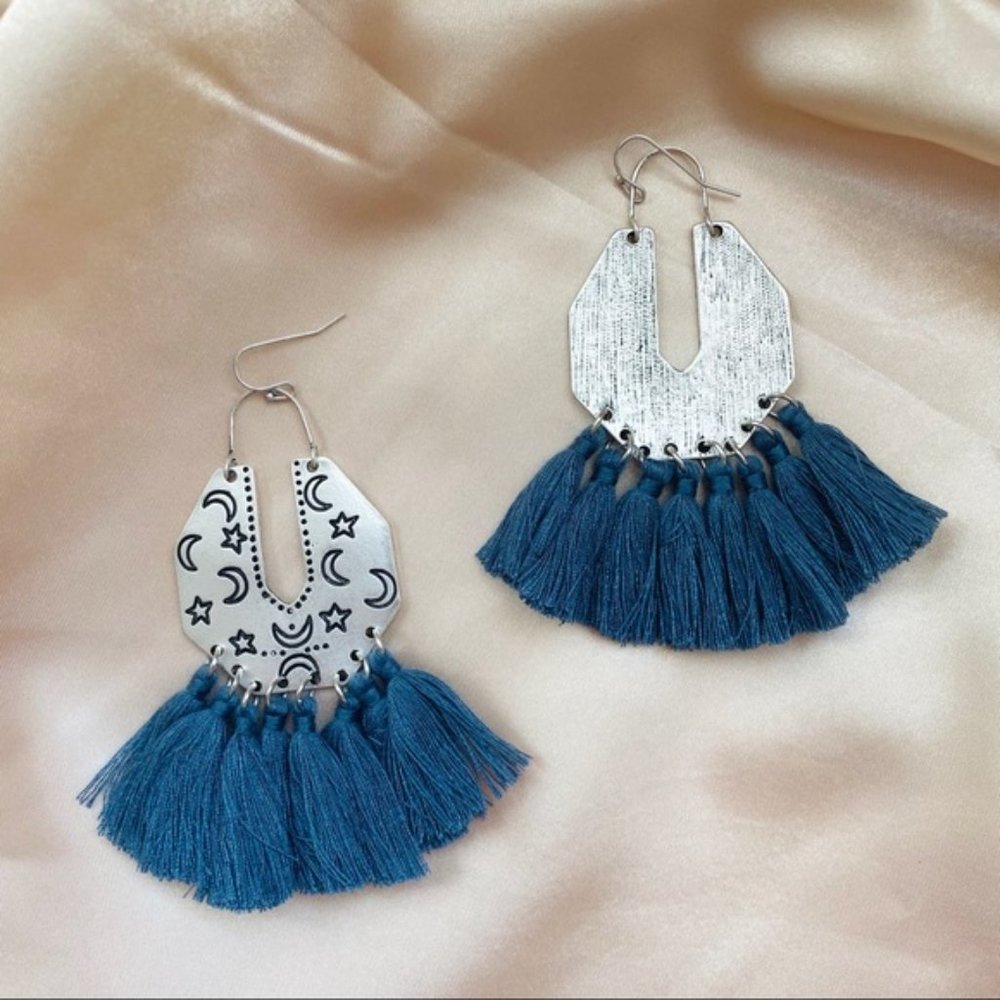 Moon and Star Crescent Tassels BOUTIQUE - Picture 6 of 8